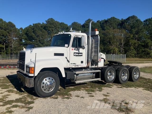Mack CH613 Autotractoare