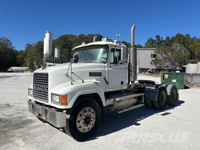Mack CH613 Autotractoare