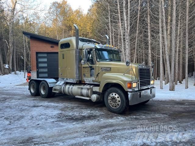 Mack CHN613 Autotractoare