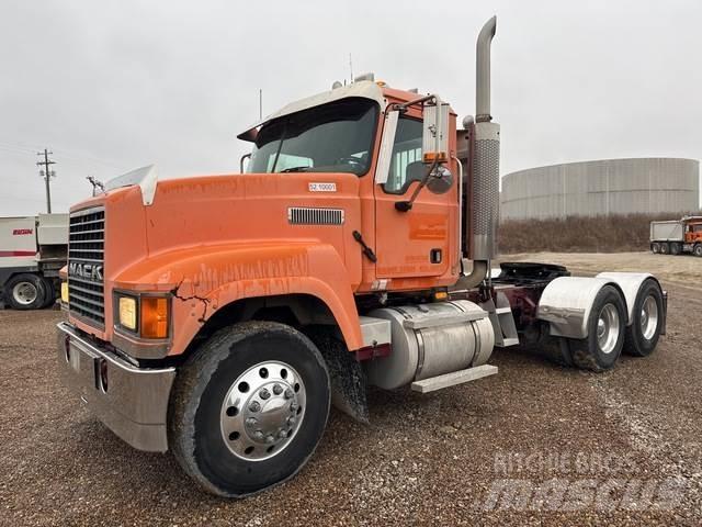 Mack CHN613 Autotractoare