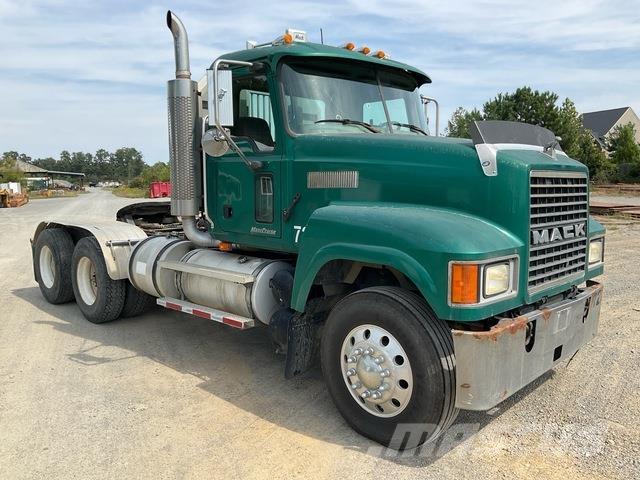 Mack CHN613 Autotractoare