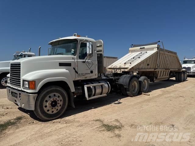Mack CHU600 Autotractoare