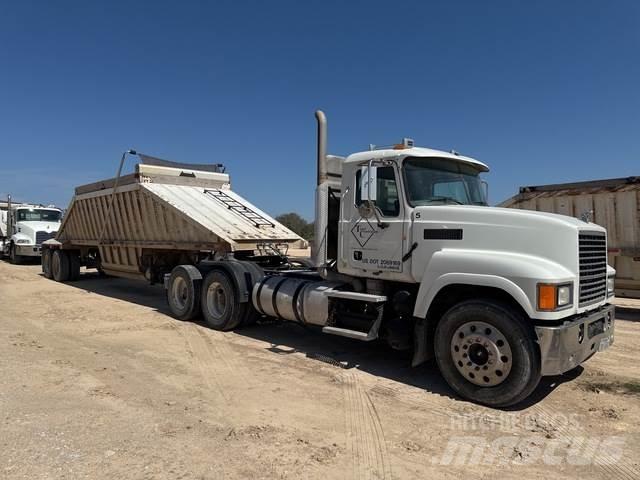 Mack CHU600 Autotractoare