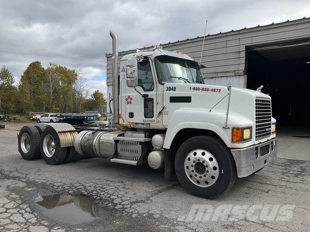 Mack CHU613 Autotractoare