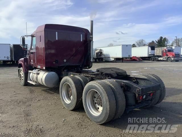 Mack CHU613 Autotractoare