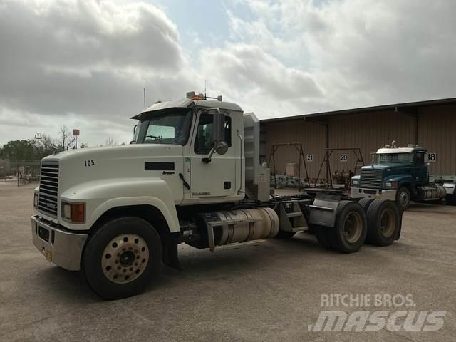 Mack CHU613 Autotractoare
