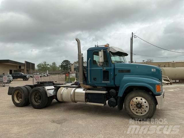 Mack CHU613 Autotractoare