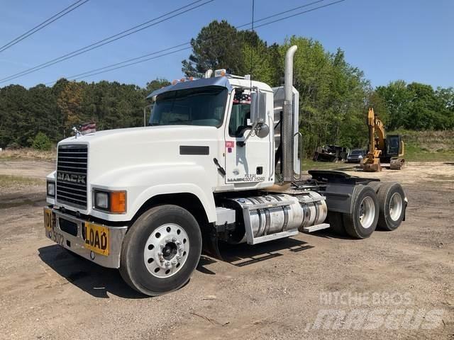 Mack CHU613 Autotractoare