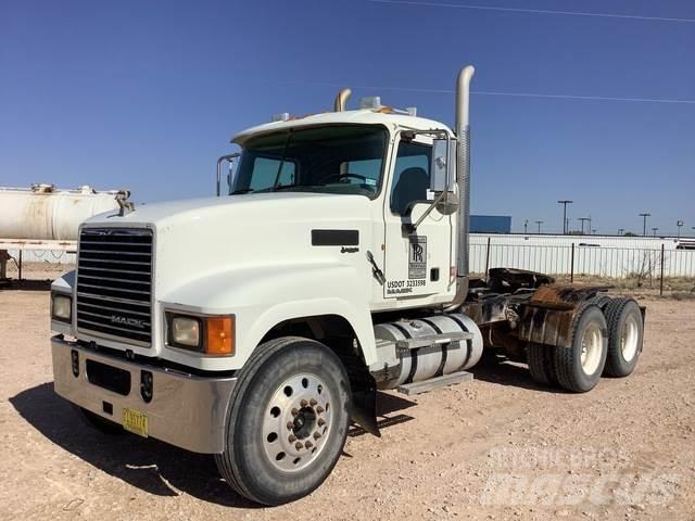 Mack CHU613 Autotractoare
