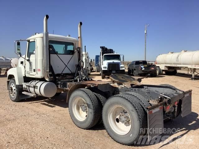 Mack CHU613 Autotractoare