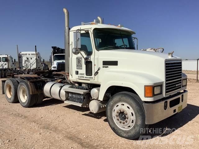 Mack CHU613 Autotractoare