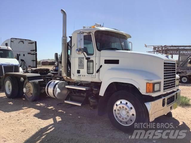 Mack CHU613 Autotractoare