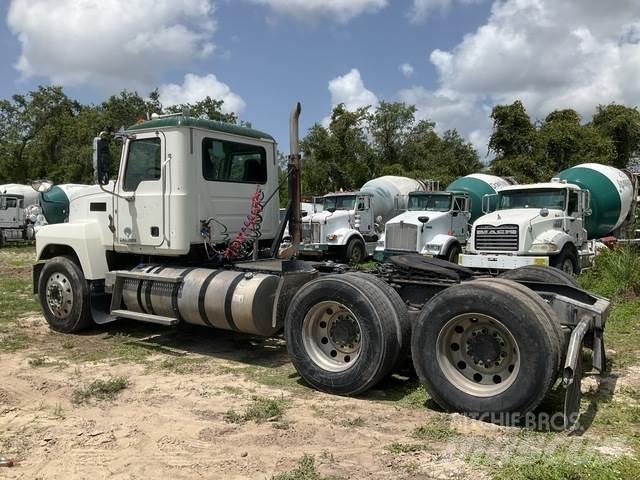 Mack CHU613 Autotractoare