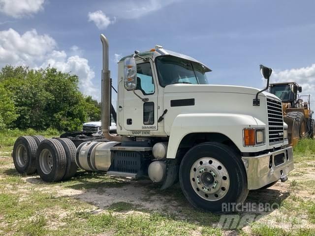 Mack CHU613 Autotractoare