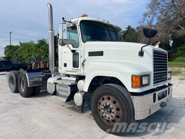 Mack CHU613 Autotractoare