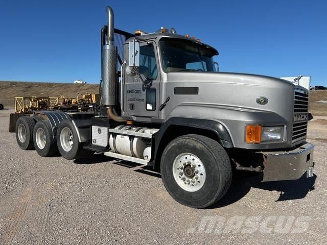 Mack CL713 Autotractoare