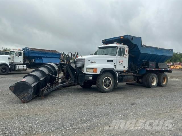 Mack CL713 Lame pentru dezapezire si pluguri