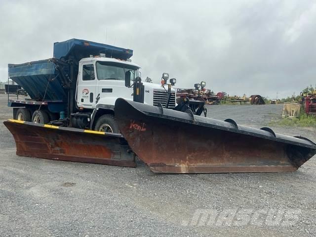 Mack CL713 Lame pentru dezapezire si pluguri
