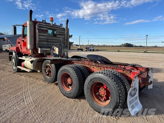 Mack CL733 Autotractoare
