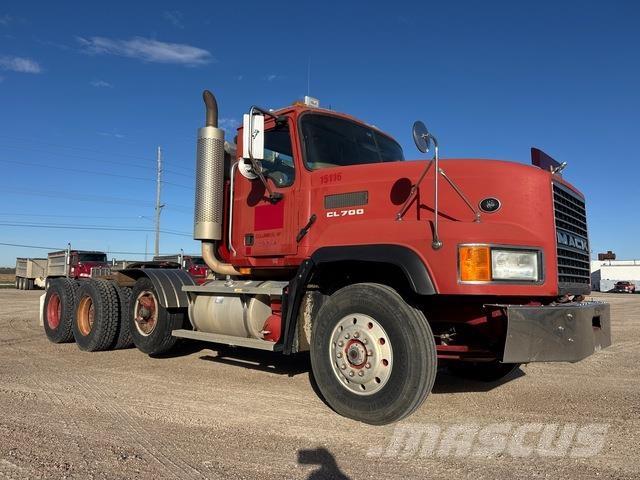 Mack CL733 Autotractoare