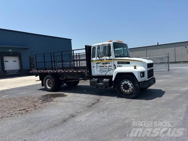 Mack CS300P Camioane platforma/prelata
