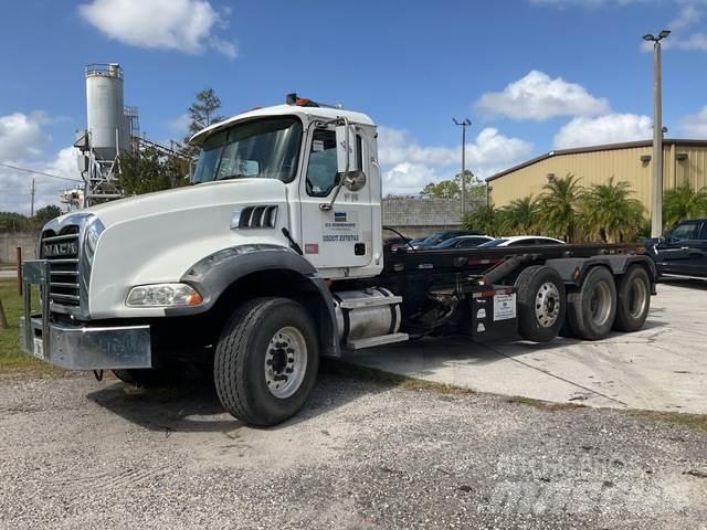 Mack CT713 Camion cu incarcator