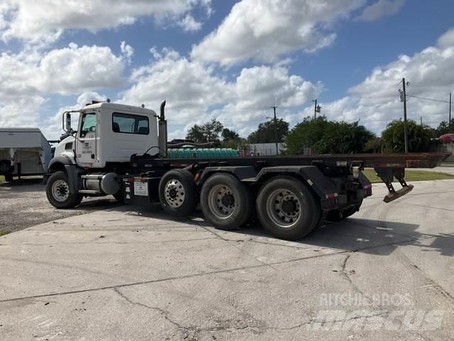 Mack CT713 Camion cu incarcator
