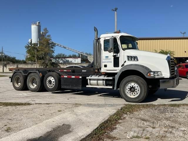 Mack CT713 Camion cu incarcator