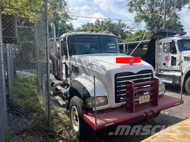Mack CTP713 Autotractoare