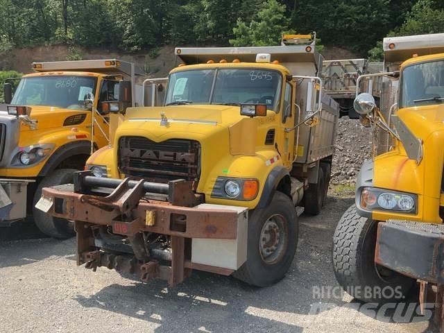 Mack CV700 Lame pentru dezapezire si pluguri