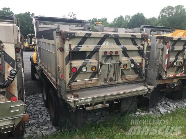 Mack CV700 Lame pentru dezapezire si pluguri
