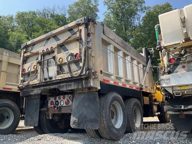 Mack CV700 Lame pentru dezapezire si pluguri