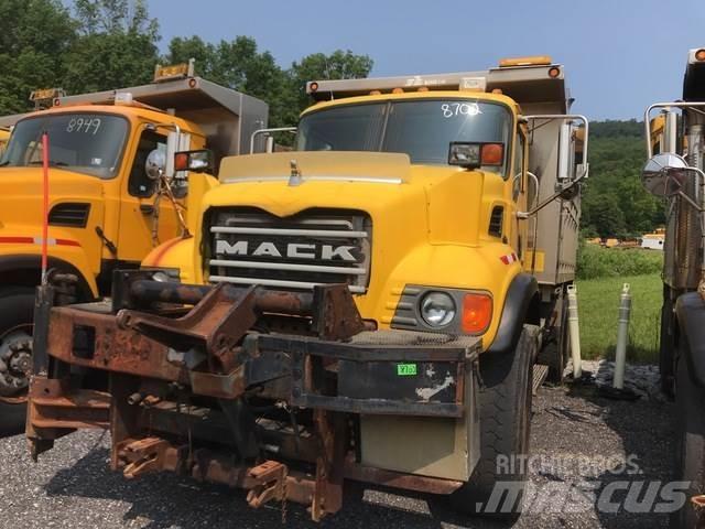Mack CV700 Lame pentru dezapezire si pluguri