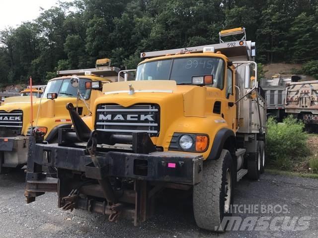 Mack CV700 Lame pentru dezapezire si pluguri