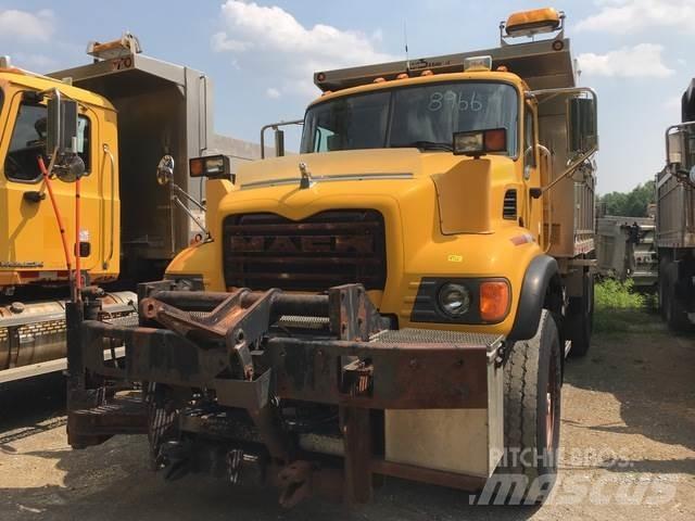 Mack CV700 Lame pentru dezapezire si pluguri