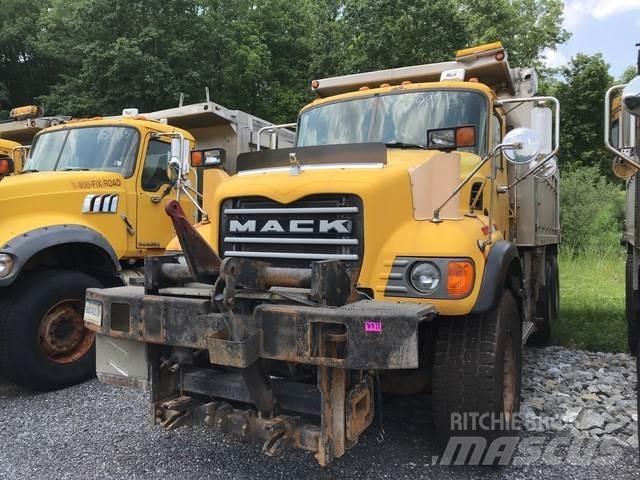 Mack CV700 Lame pentru dezapezire si pluguri