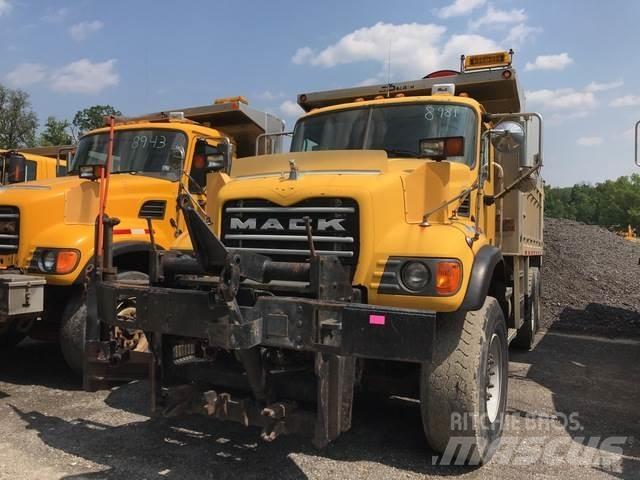 Mack CV700 Lame pentru dezapezire si pluguri
