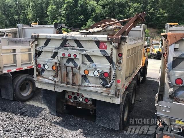Mack CV700 Lame pentru dezapezire si pluguri