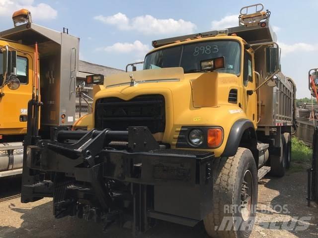 Mack CV700 Lame pentru dezapezire si pluguri
