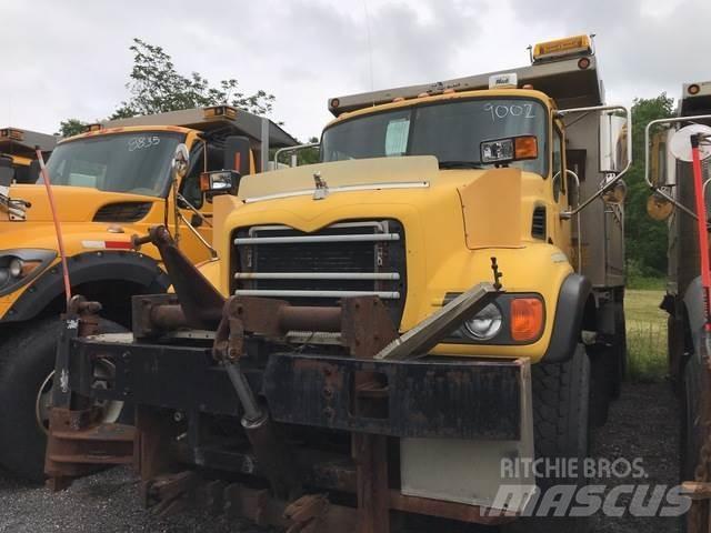Mack CV700 Lame pentru dezapezire si pluguri