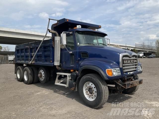 Mack CV713 Autobasculanta