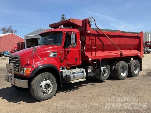 Mack CV713 Autobasculanta