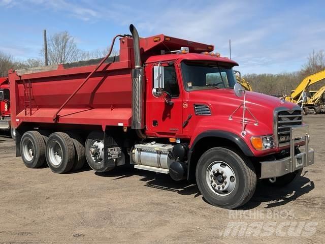 Mack CV713 Autobasculanta