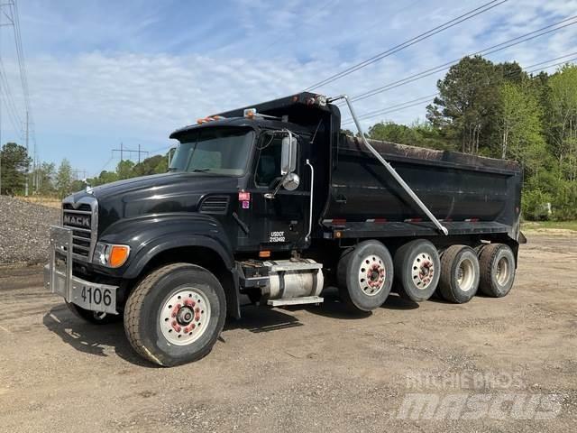 Mack CV713 Autobasculanta