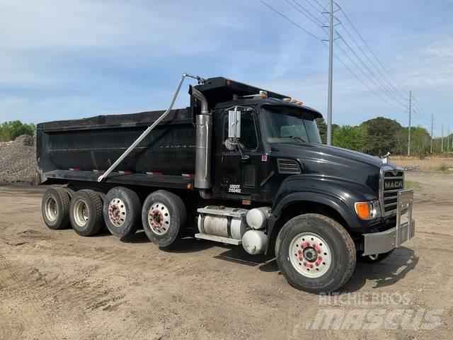 Mack CV713 Autobasculanta