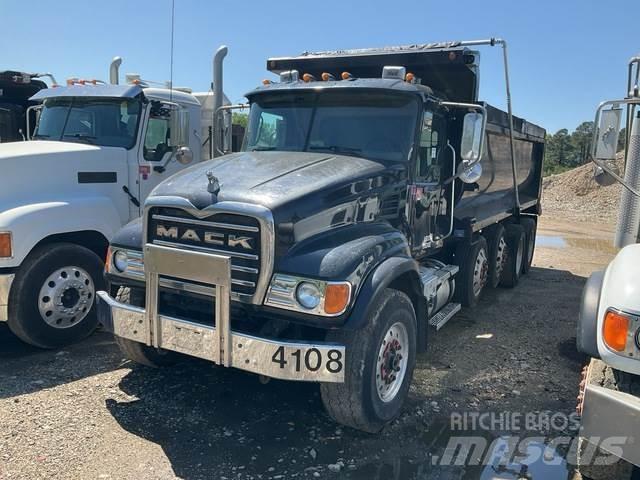 Mack CV713 Autobasculanta