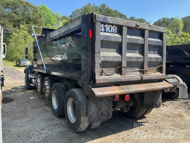 Mack CV713 Autobasculanta