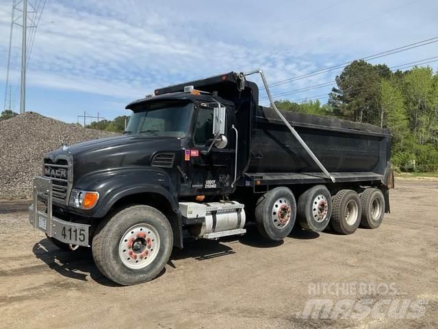 Mack CV713 Autobasculanta