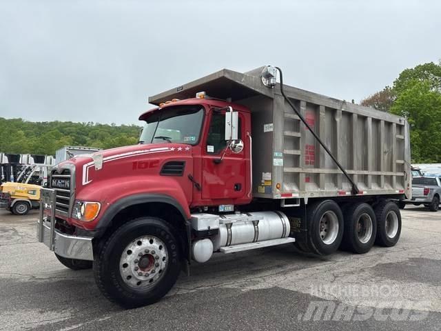 Mack CV713 Autobasculanta
