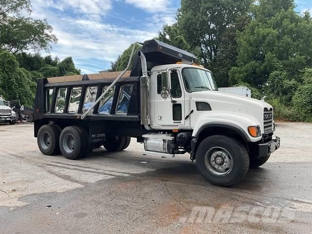 Mack CV713 Autobasculanta